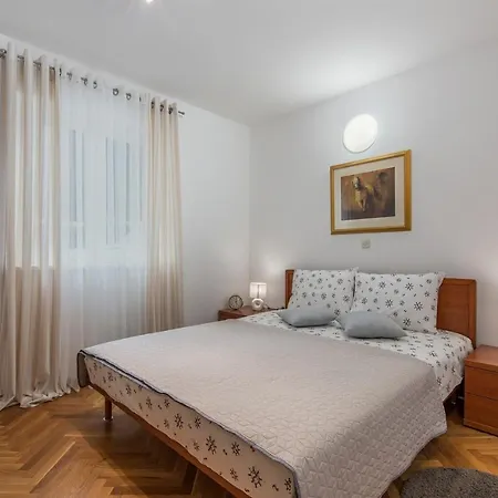 Apartment Amela *
